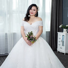 Load image into Gallery viewer, Large-size wedding dress 2019 new Korean simple bride shoulder trailing 200 kg fat mm fattening increase