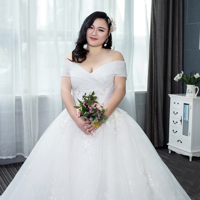 Large-size wedding dress 2019 new Korean simple bride shoulder trailing 200 kg fat mm fattening increase