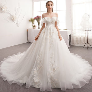 Pregnant women's wedding dress